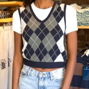 Brandy Melville Argyle Cropped Sweater Vest